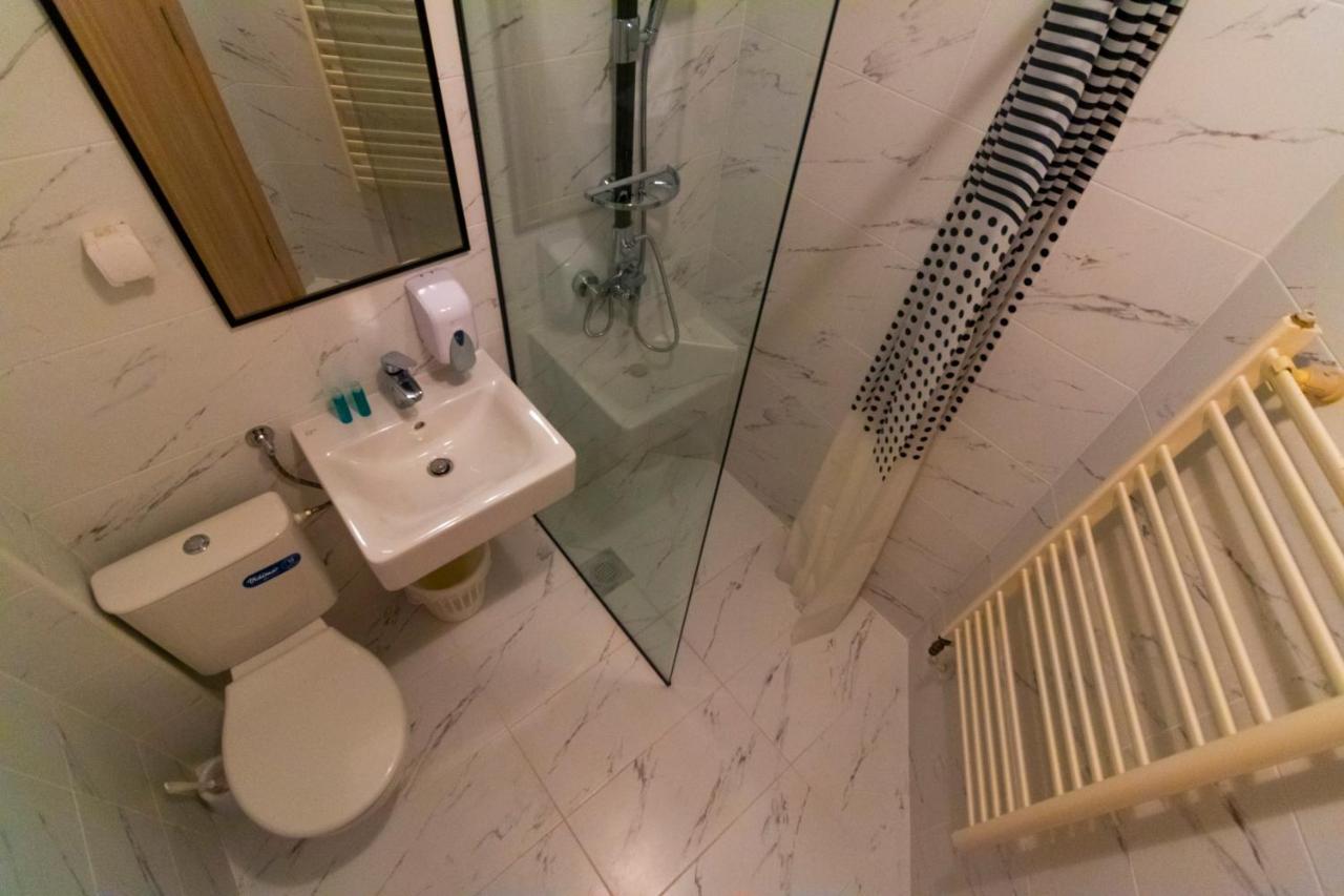 Hotel Pine スコピエ エクステリア 写真