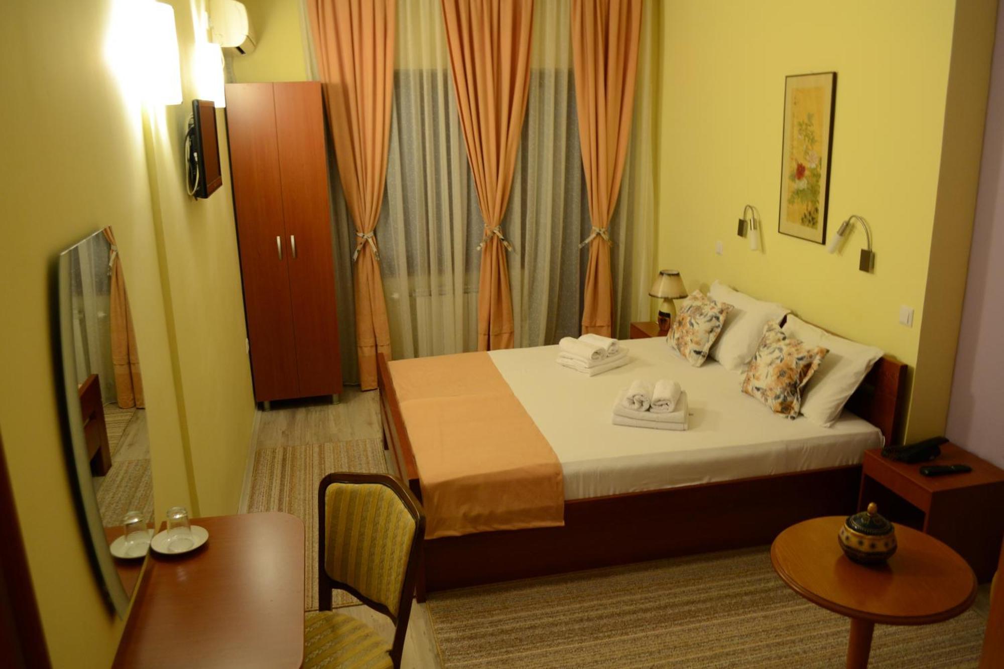 Hotel Pine スコピエ 部屋 写真