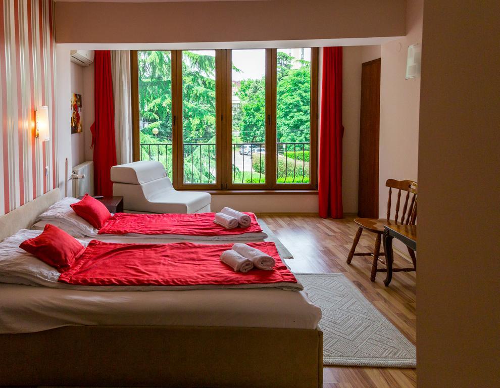 Hotel Pine スコピエ エクステリア 写真