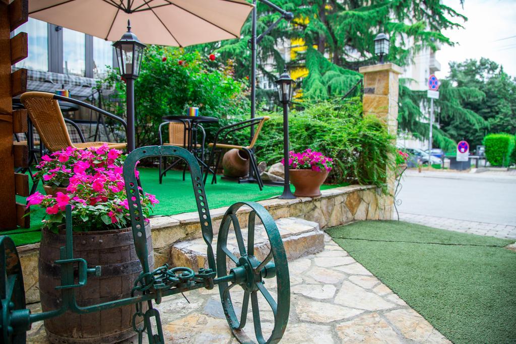 Hotel Pine スコピエ エクステリア 写真